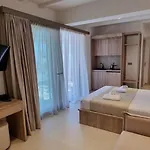 Pantheon Sea View 4*