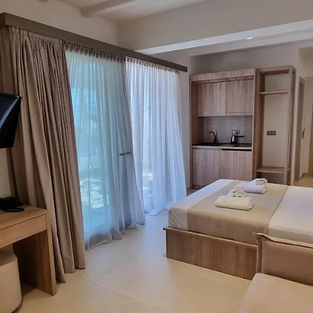 Pantheon Sea View 4*