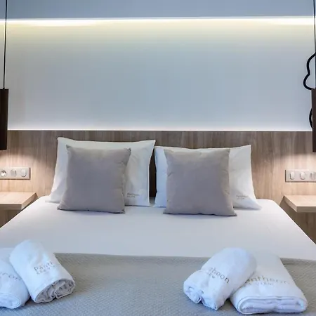 Aparthotel Pantheon Sea View 4*