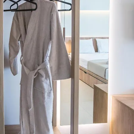 Pantheon Sea View Aparthotel 4*